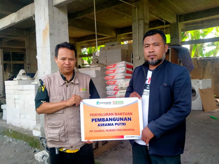 Sinergi CSR Environesia Bersama BMH Untuk Pendidikan