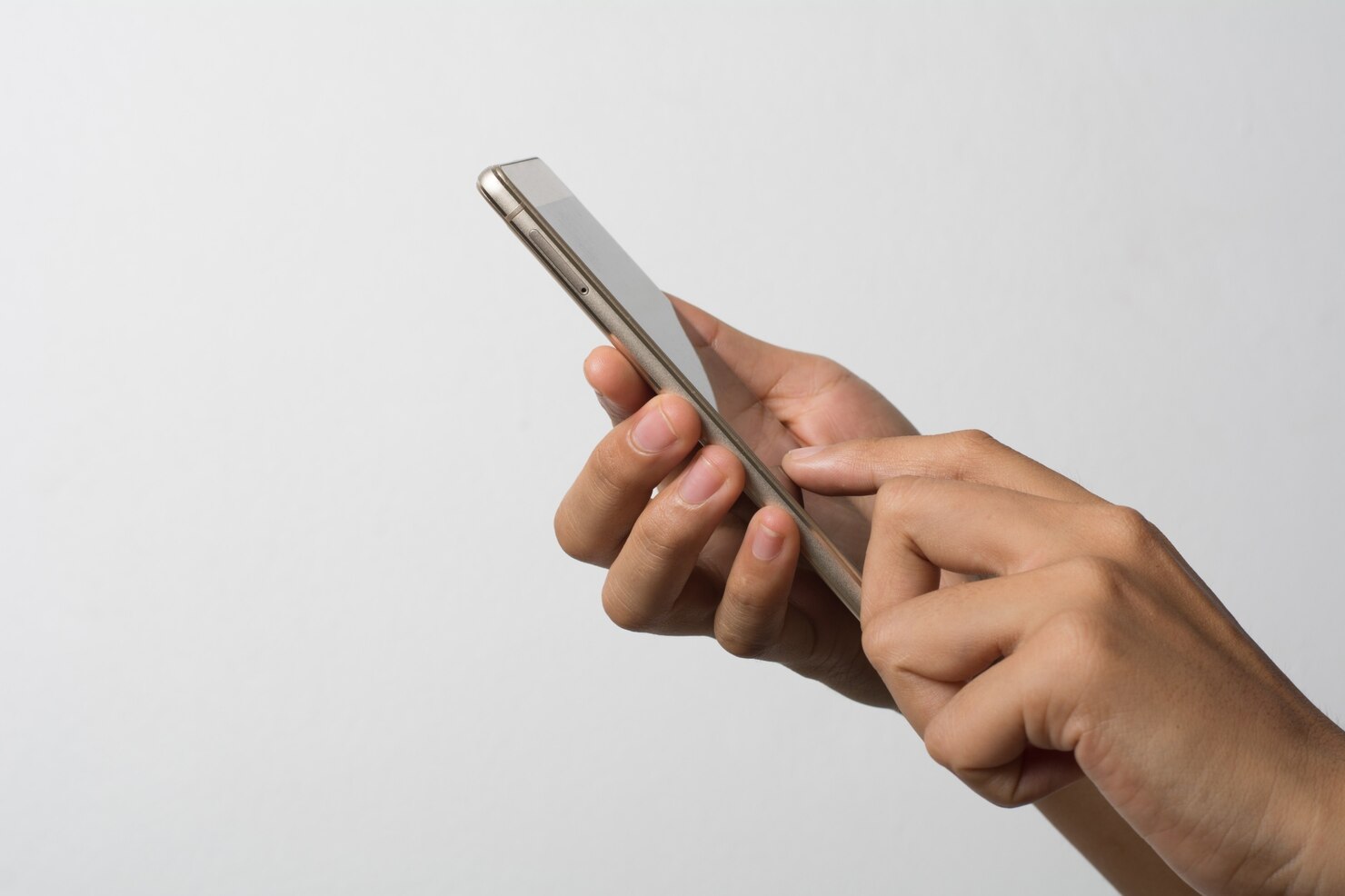 Jejak Karbon Digital: Apakah Scrolling Media Sosial Ikut Merusak Lingkungan?
